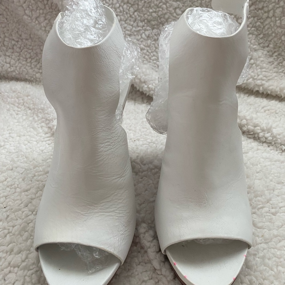 Kenette Cole Women's White Peep-Toe Shoes